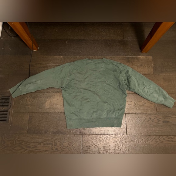 UNIQLO Crew - Picture 2 of 2